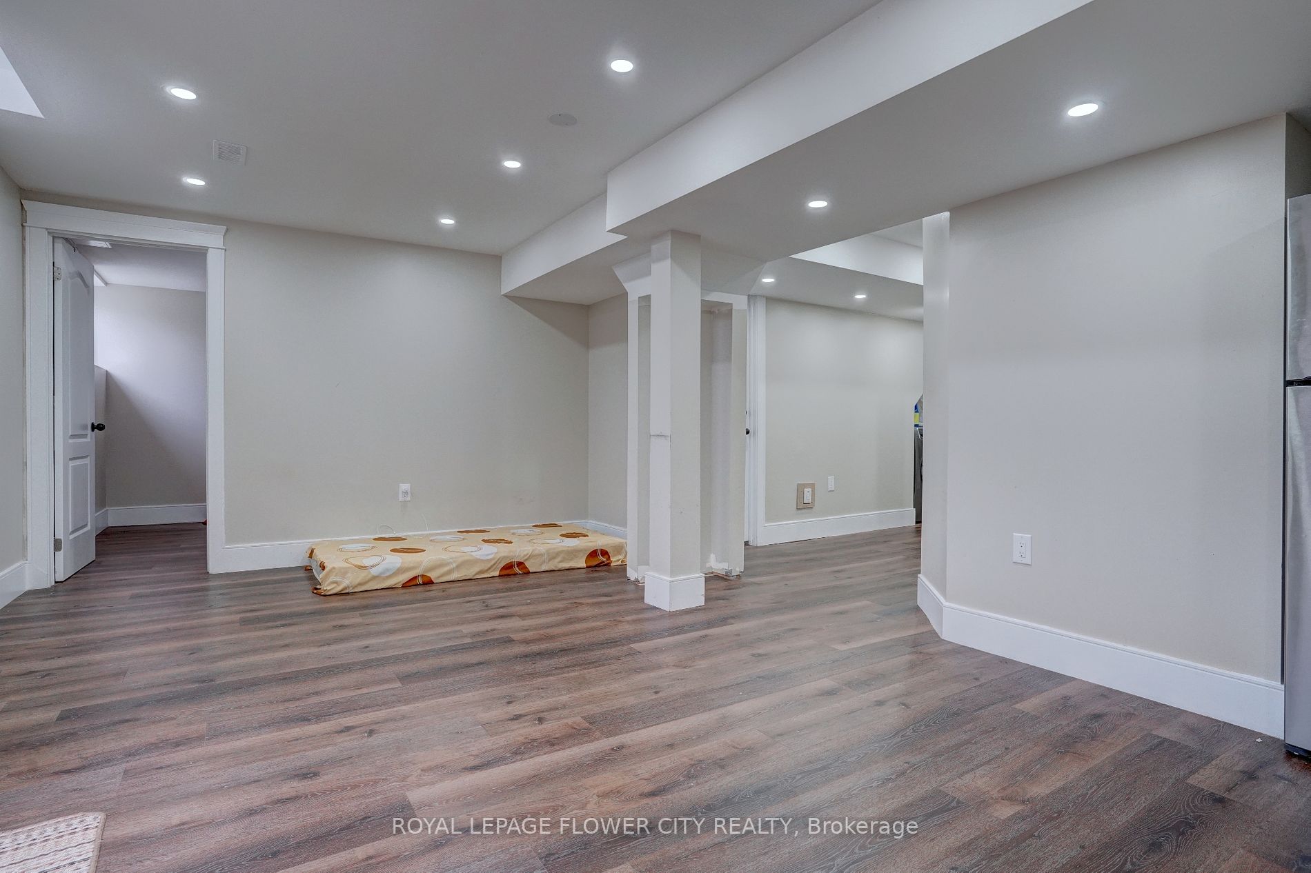 6 Sorbonne Dr