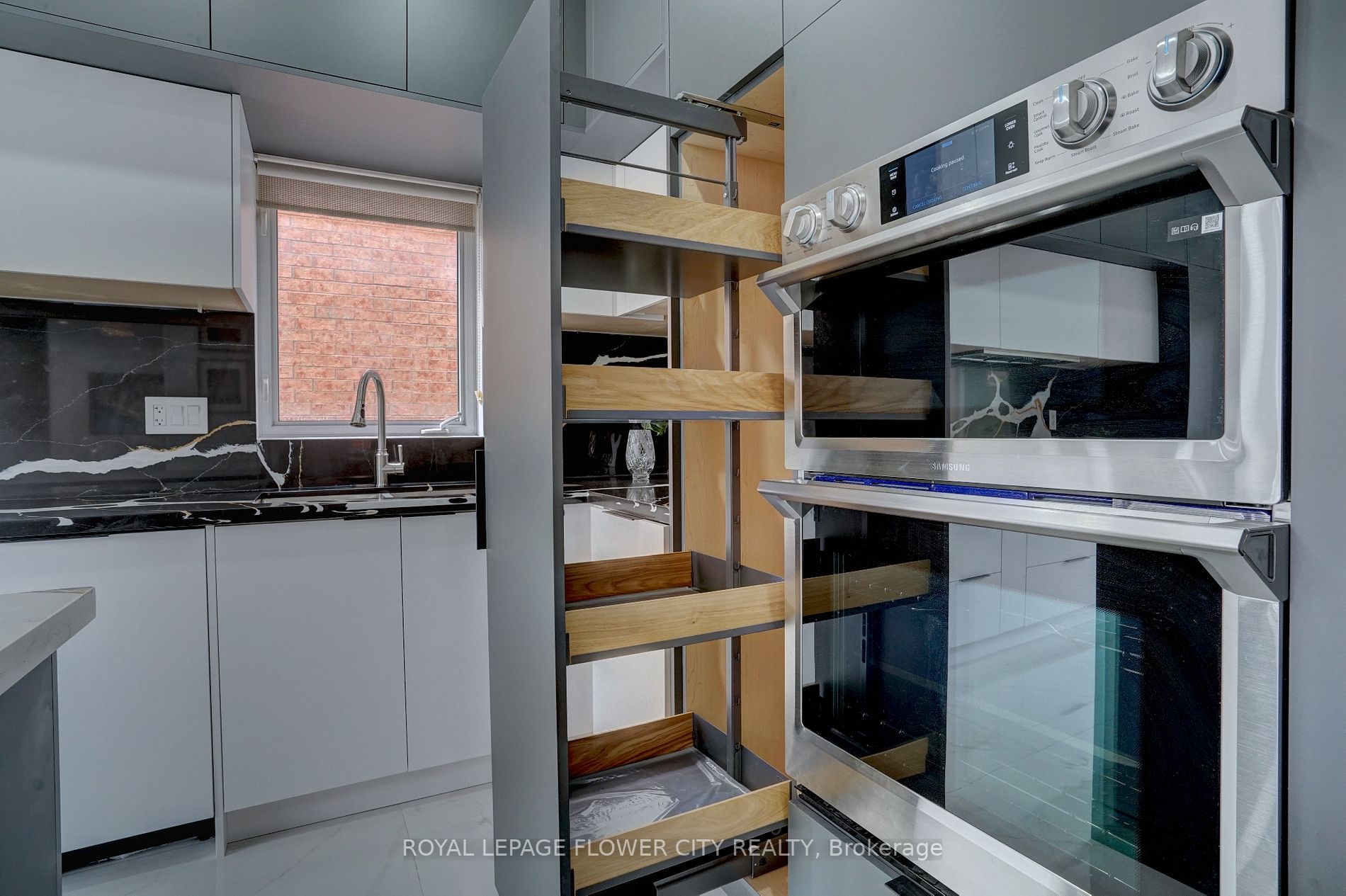 6 Sorbonne Dr