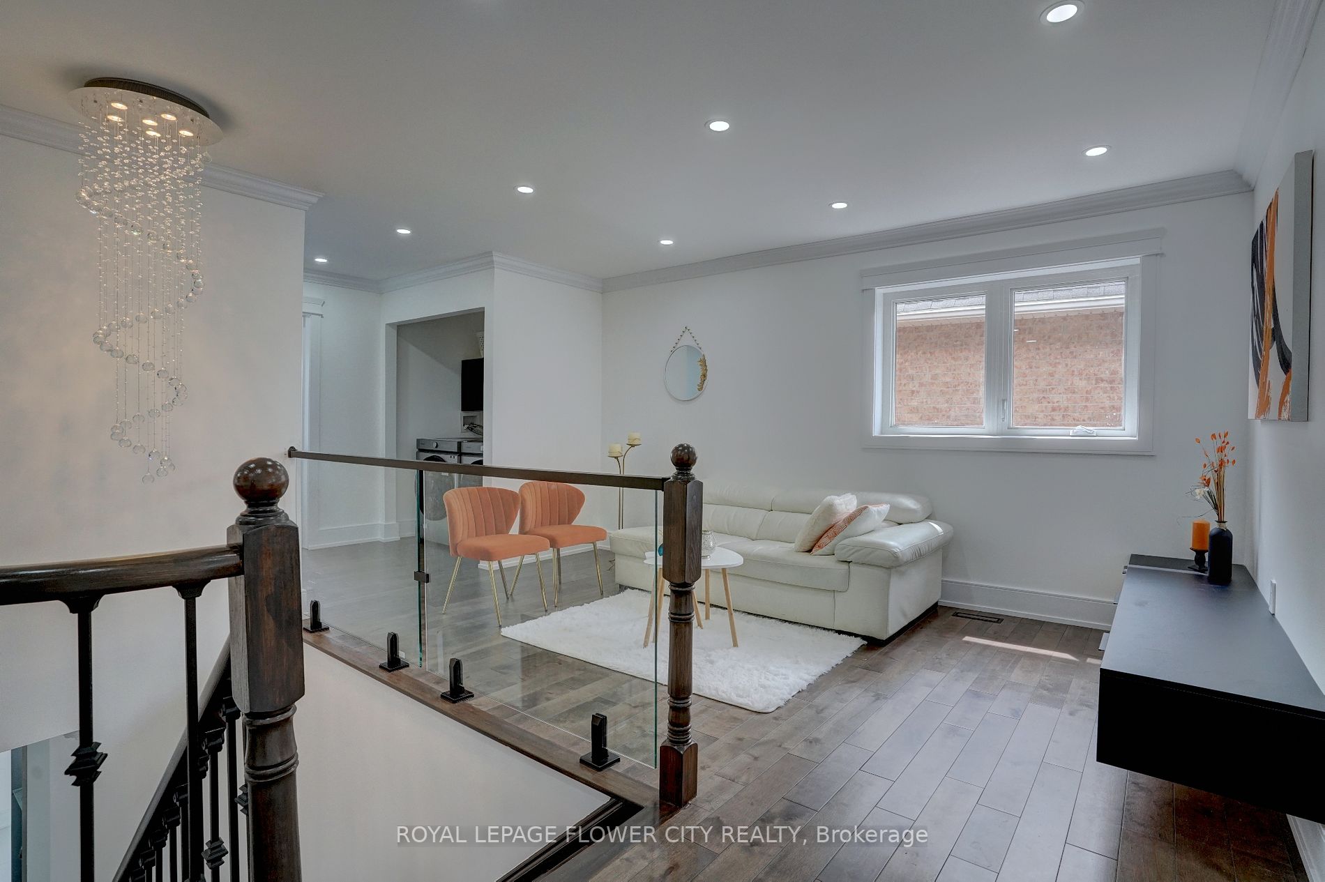 6 Sorbonne Dr