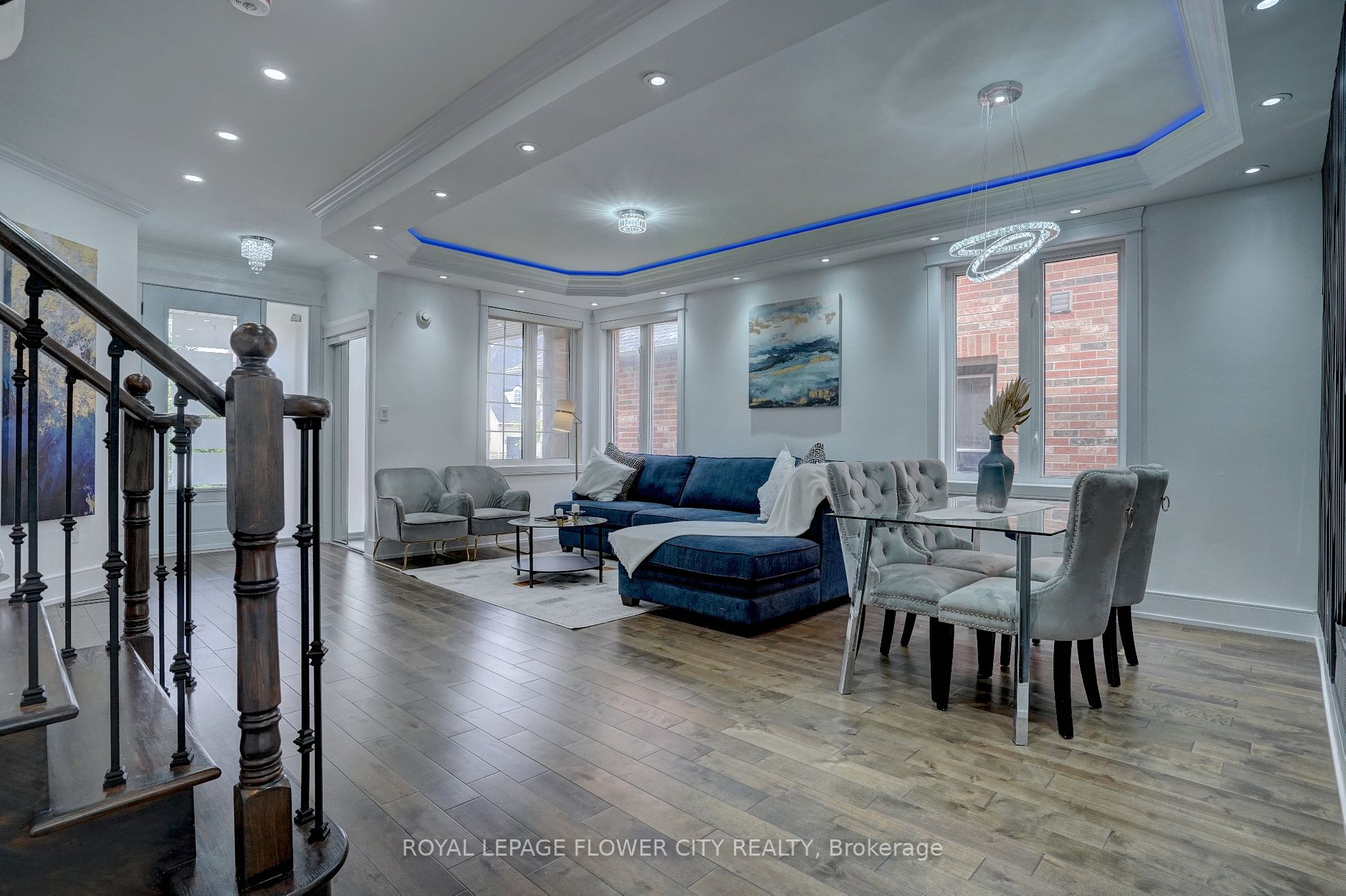6 Sorbonne Dr