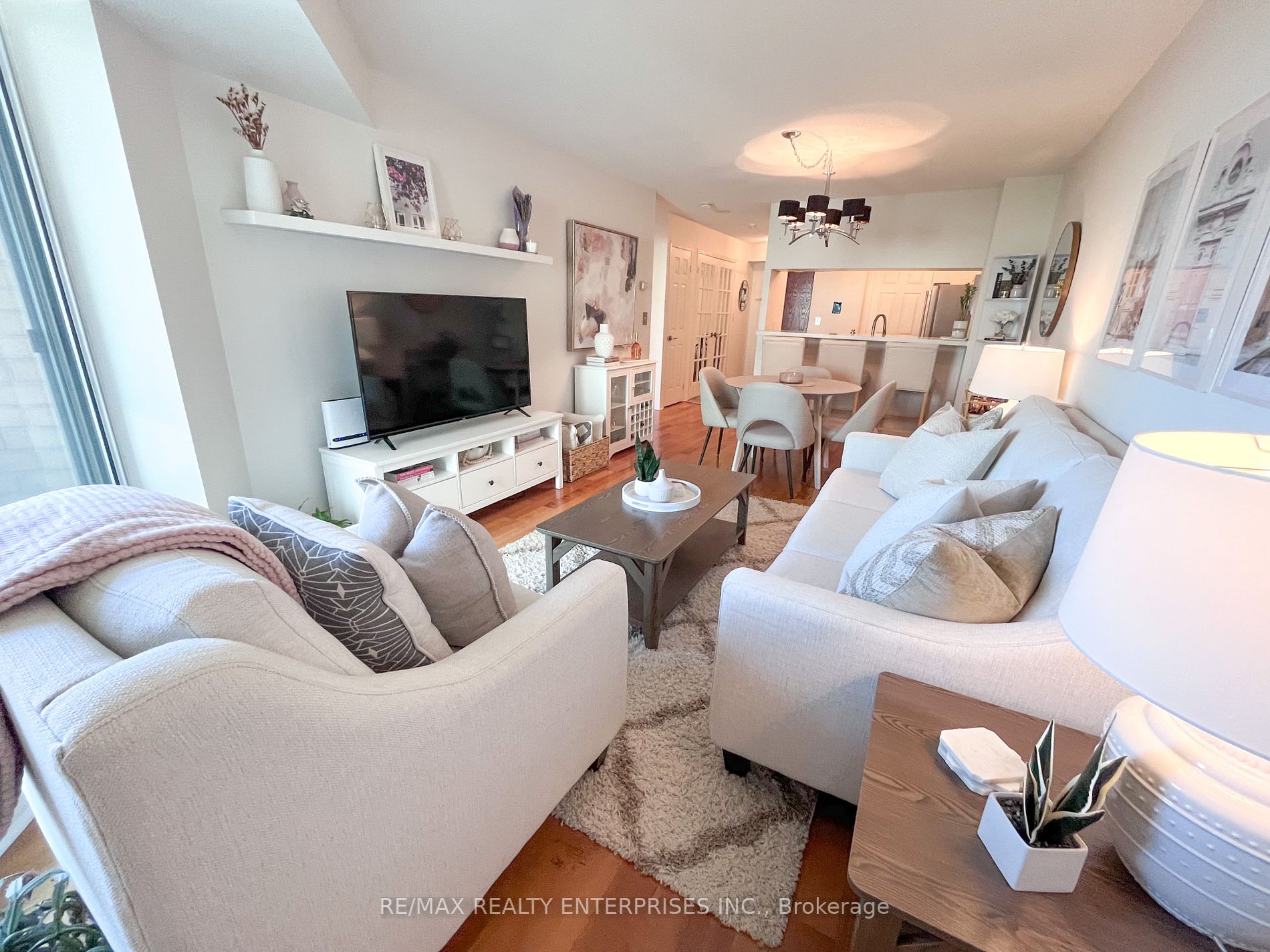 190 Manitoba Street #706
