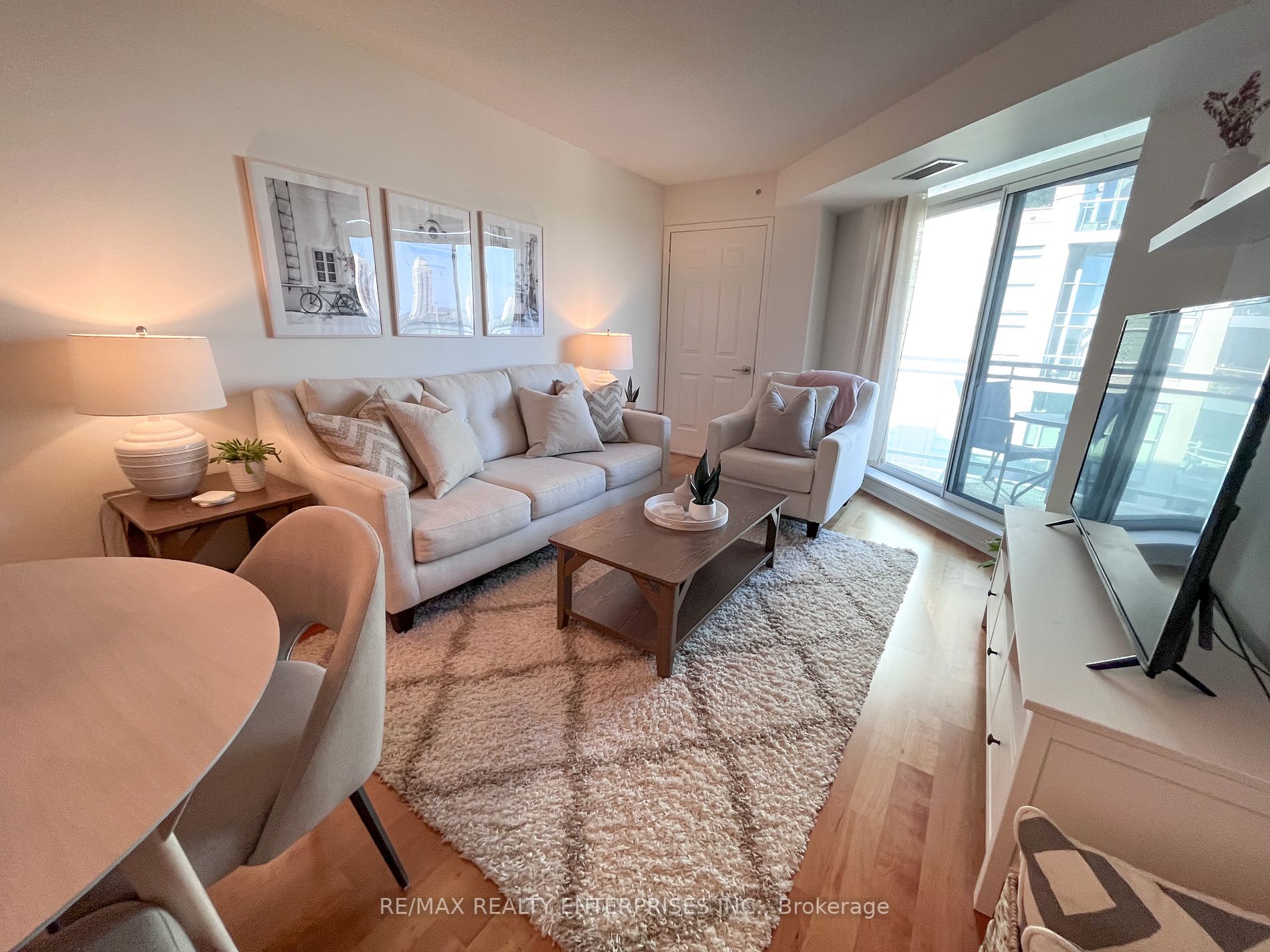 190 Manitoba Street #706