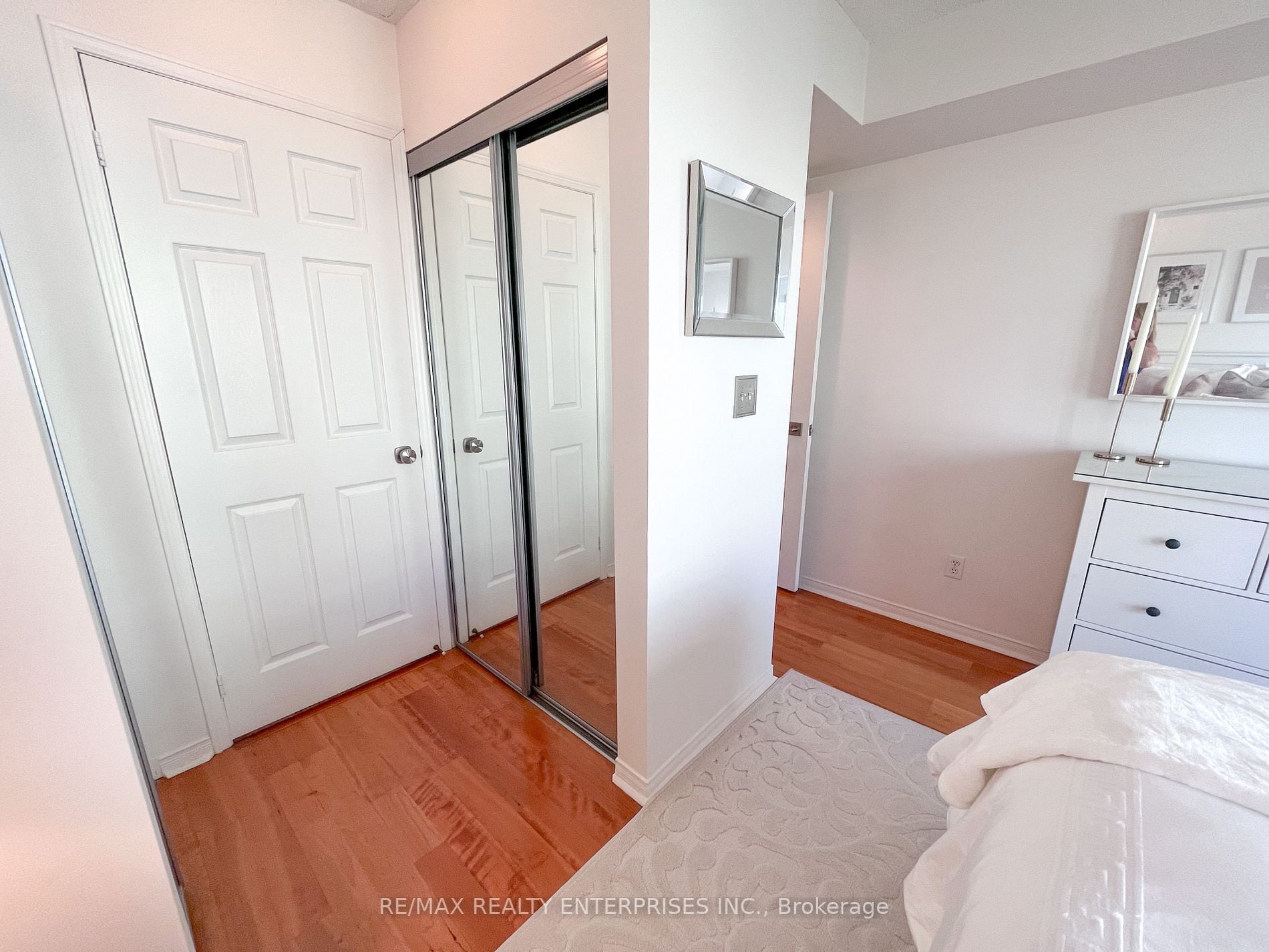 190 Manitoba Street #706