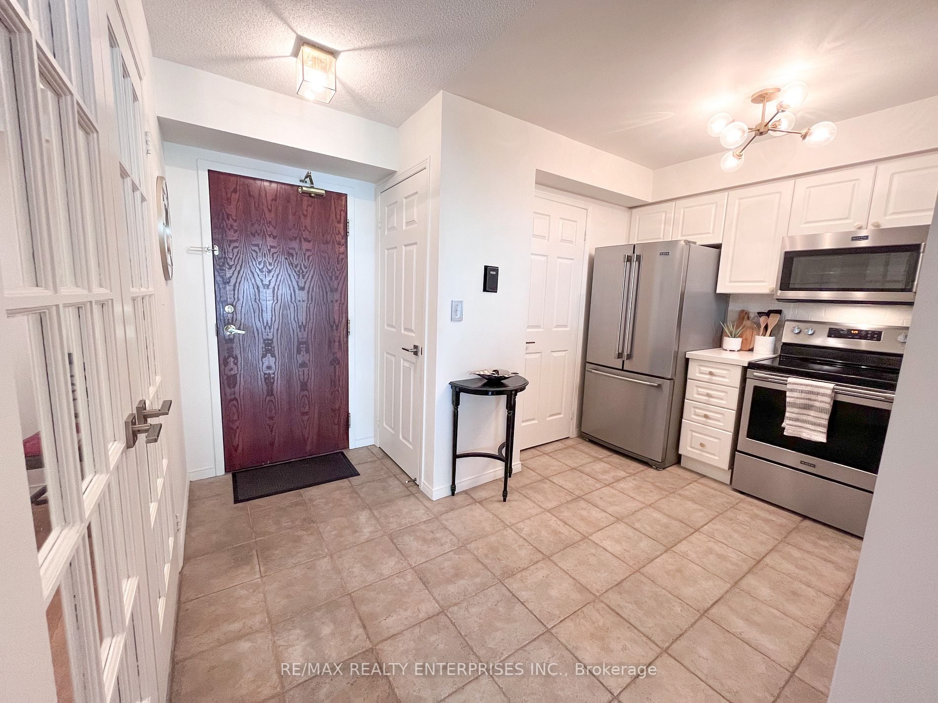 190 Manitoba Street #706