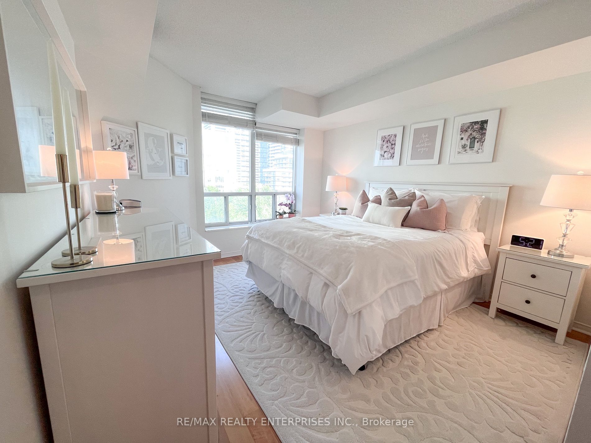 190 Manitoba Street #706