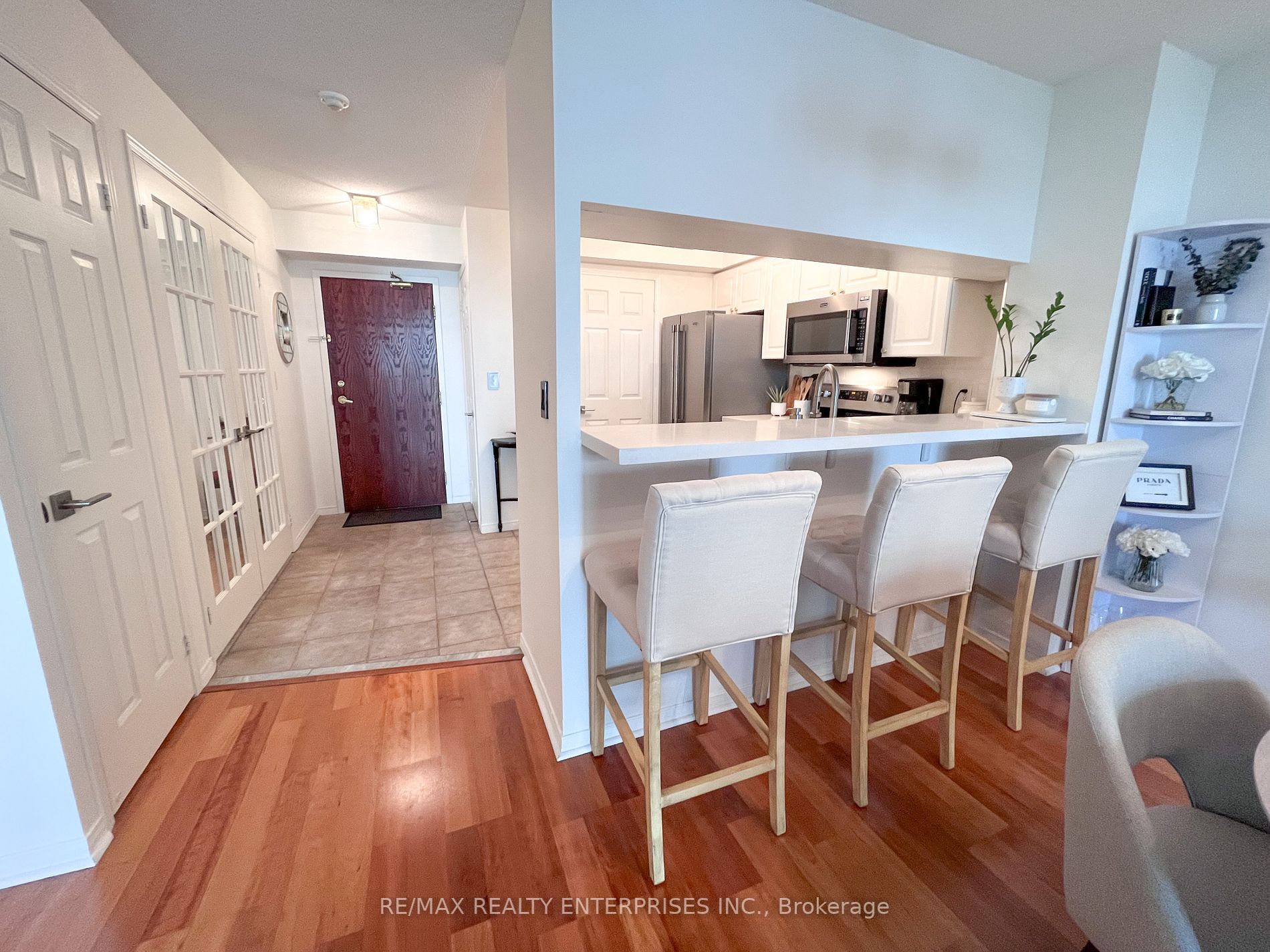 190 Manitoba Street #706