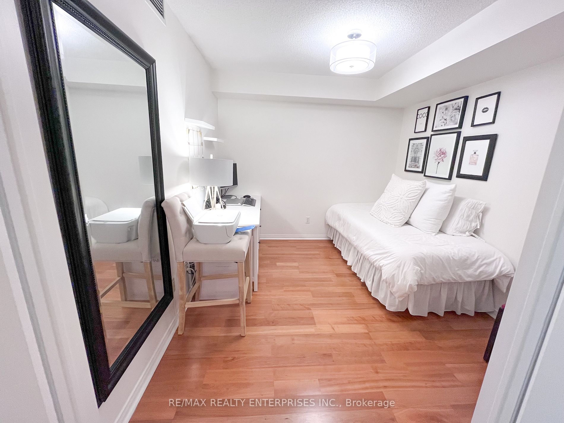 190 Manitoba Street #706
