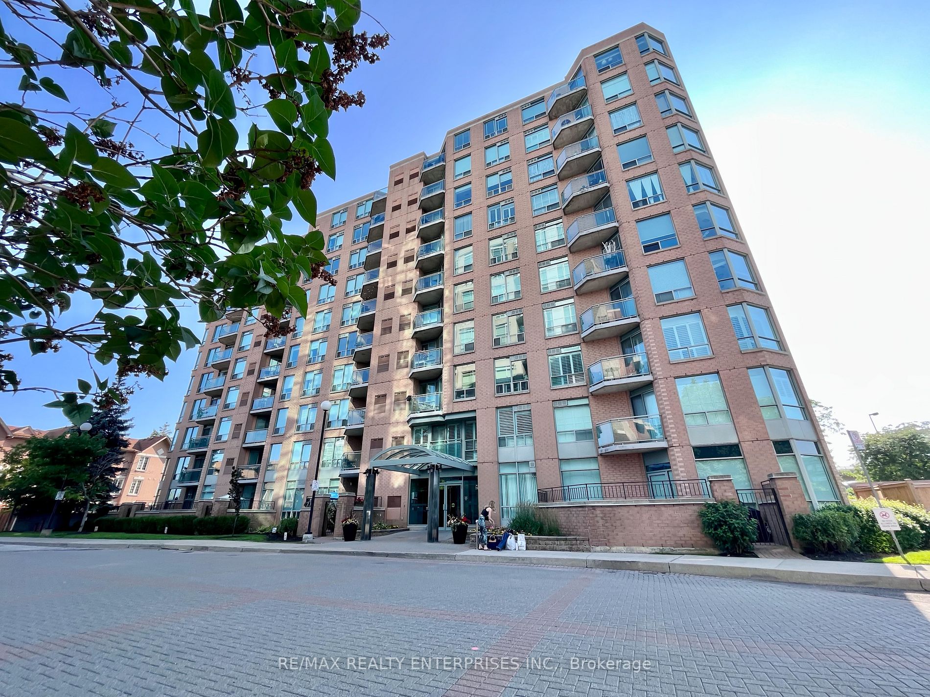 190 Manitoba Street #706