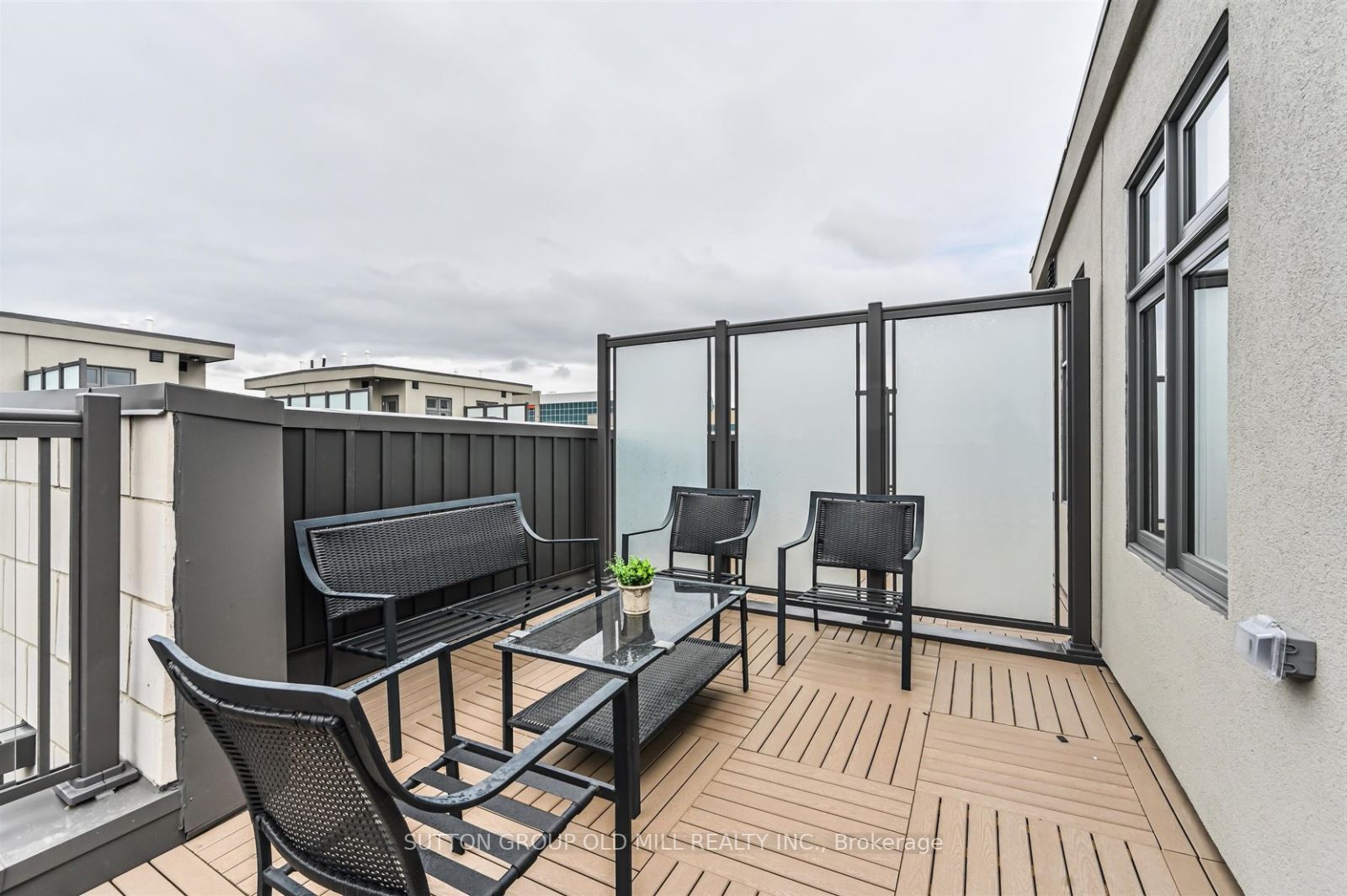 715 Lawrence Ave W, #18