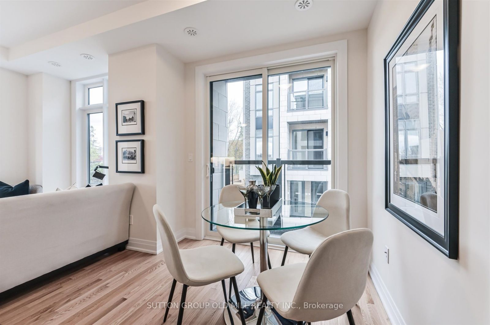 715 Lawrence Ave W, #18