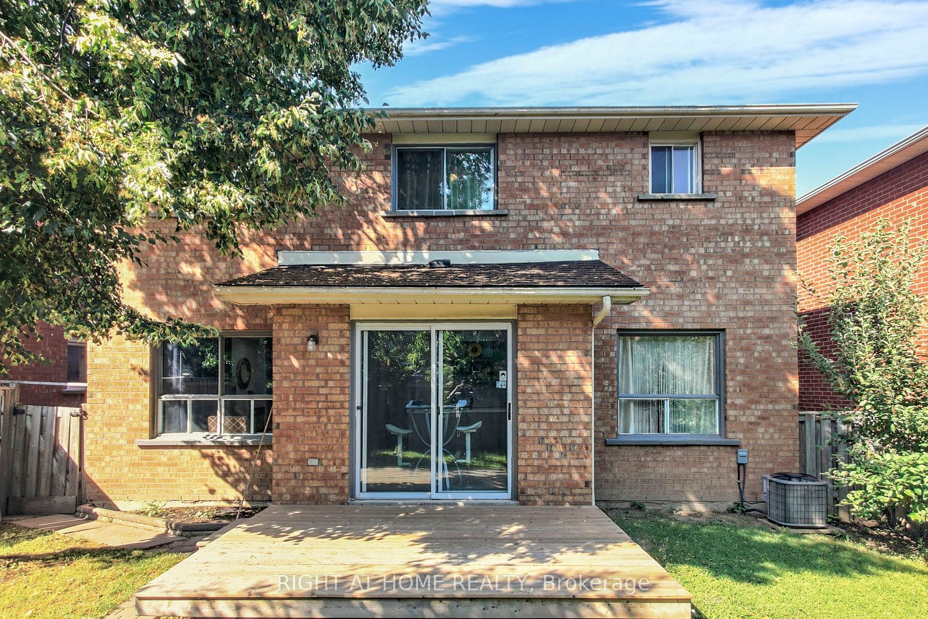 20 Sunforest Dr