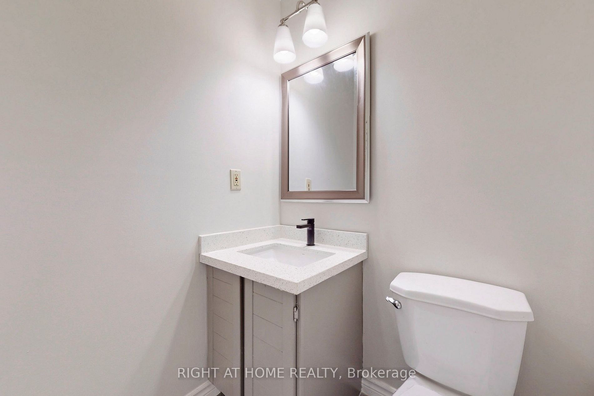 20 Sunforest Dr