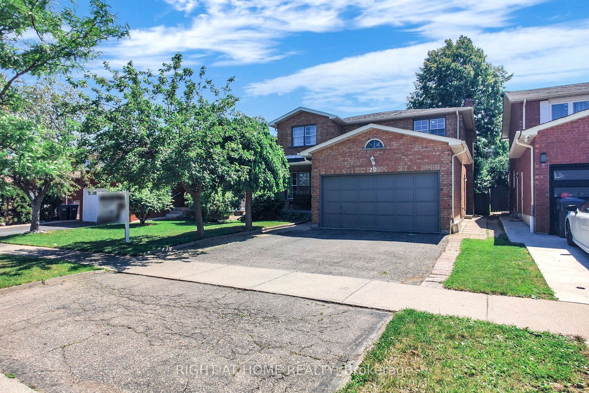 20 Sunforest Dr