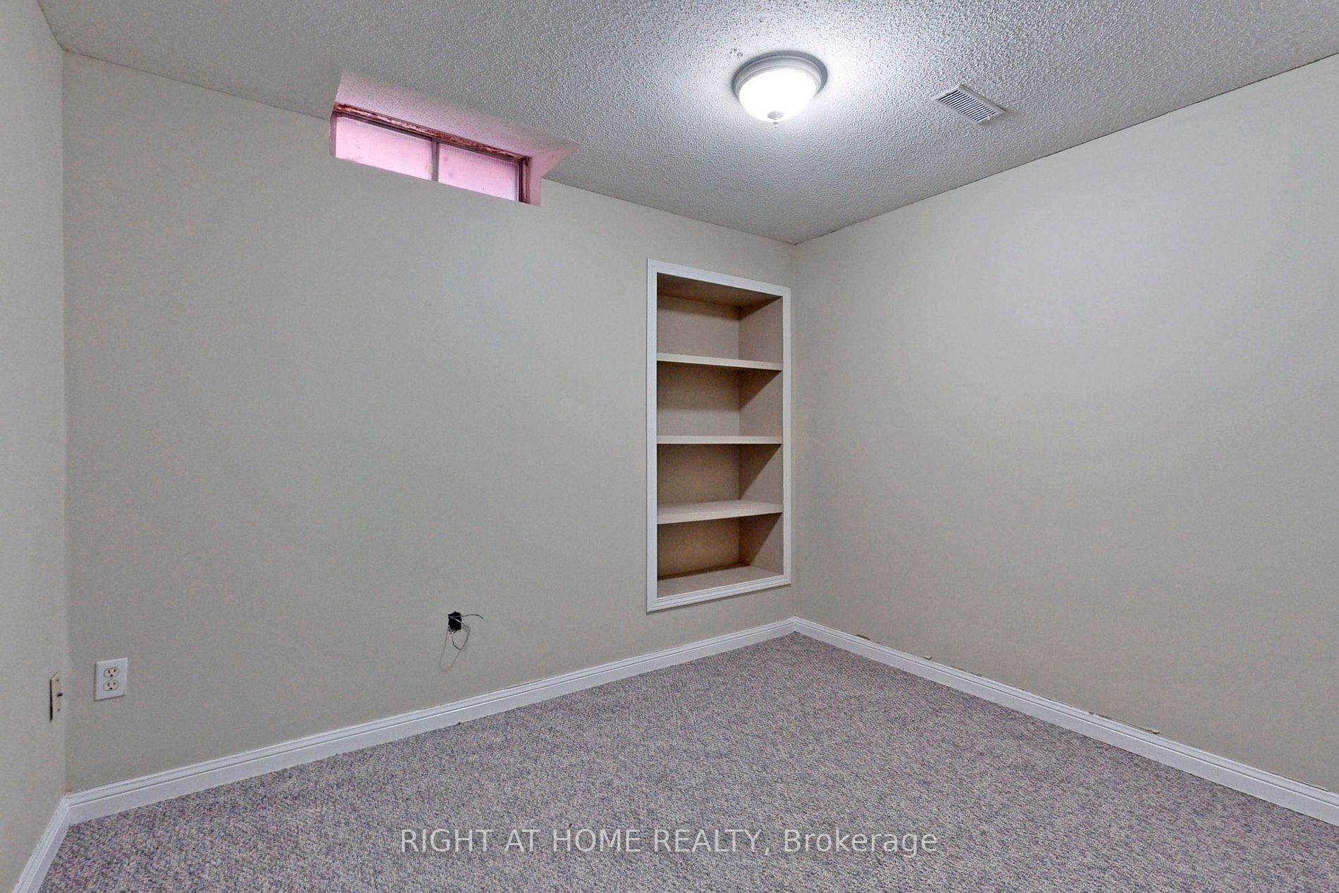 20 Sunforest Dr