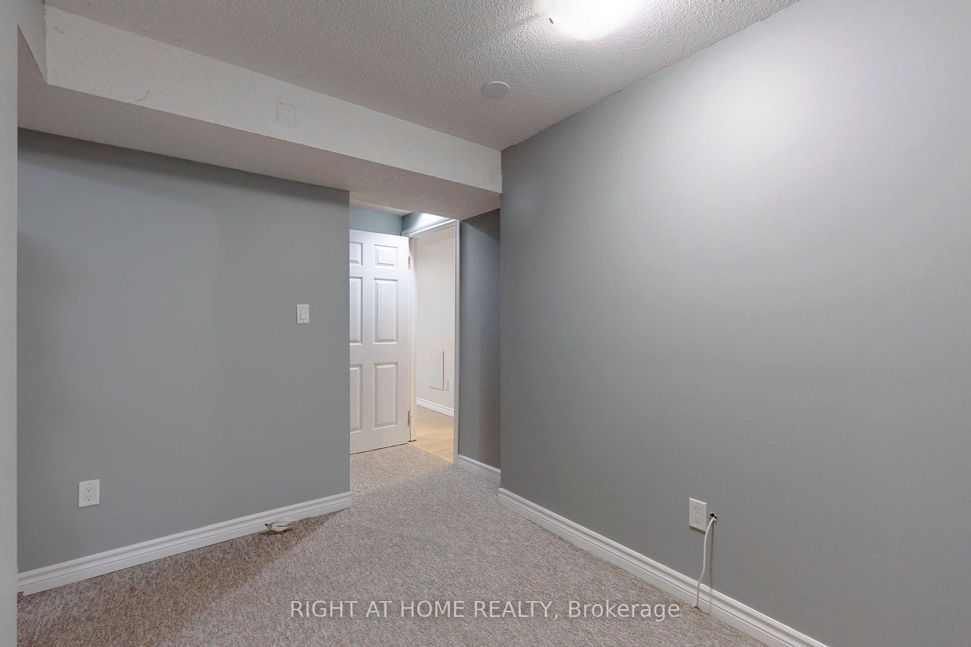 20 Sunforest Dr