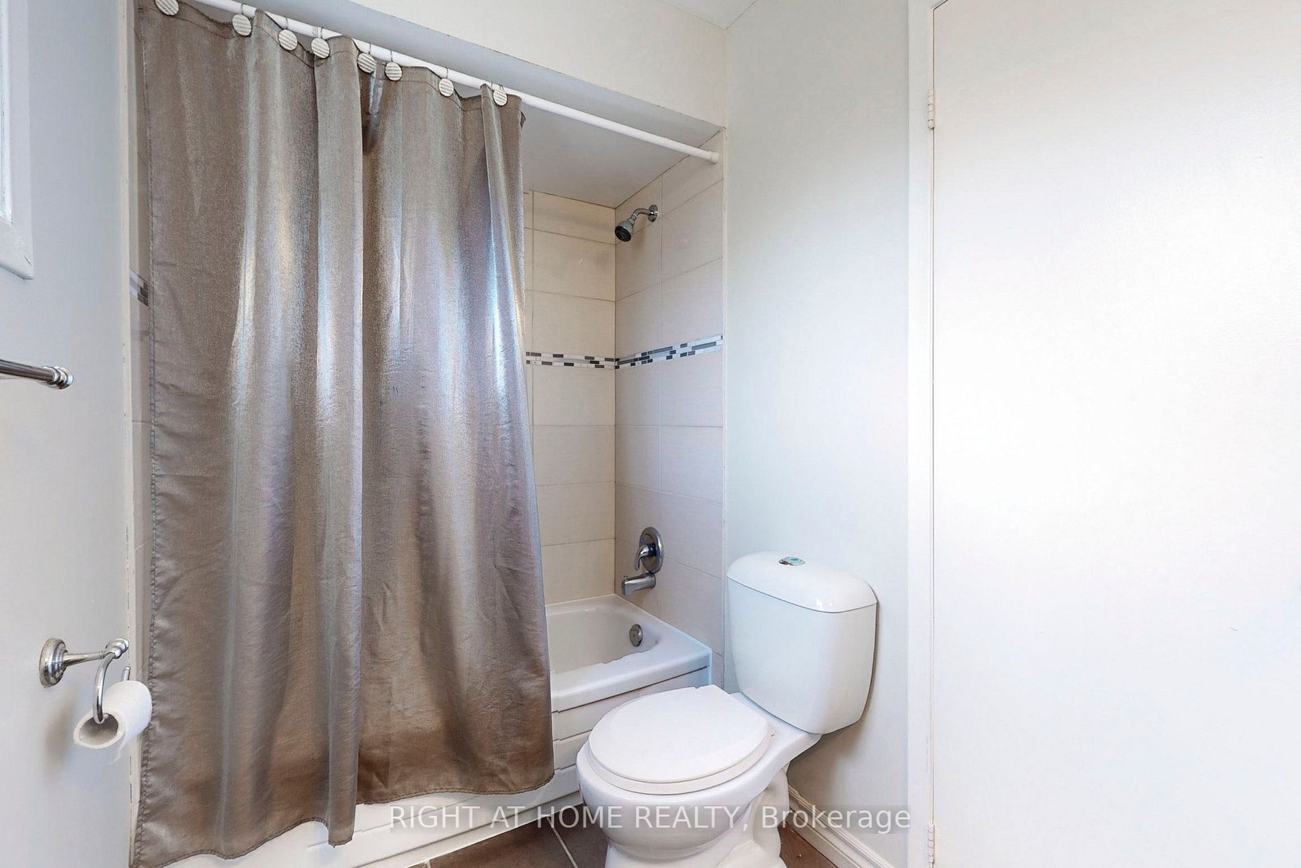 20 Sunforest Dr