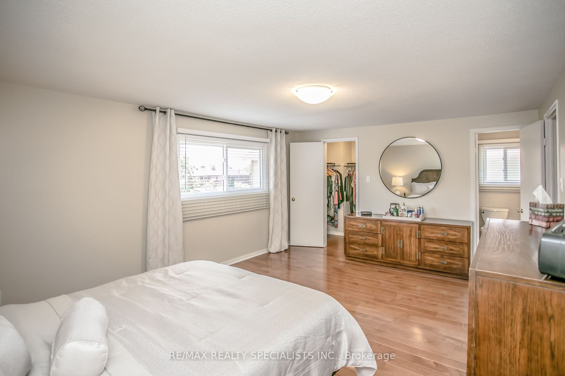 4120 Chadburn Crescent