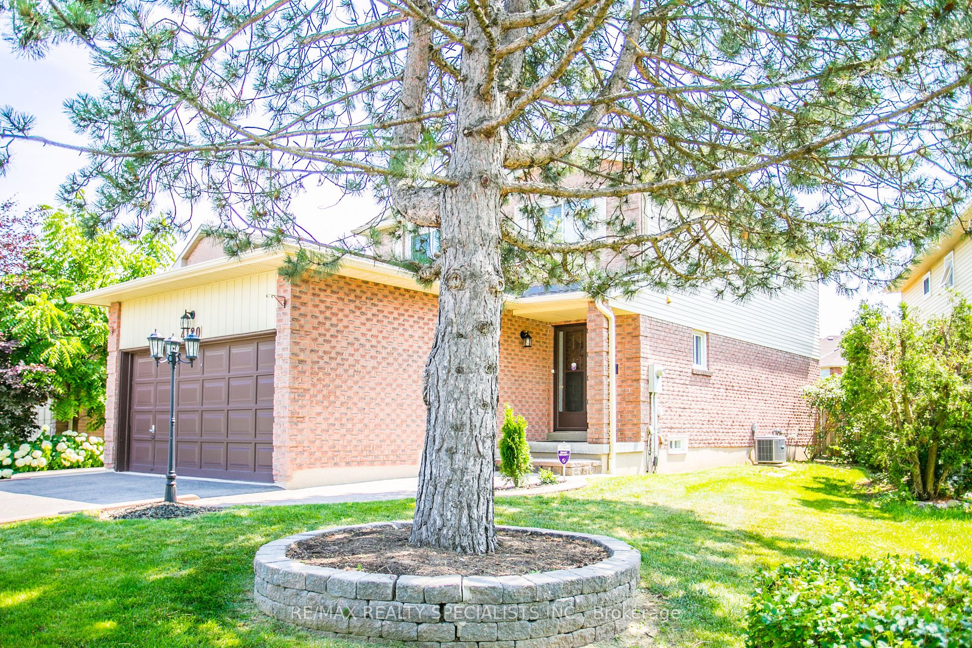 4120 Chadburn Crescent