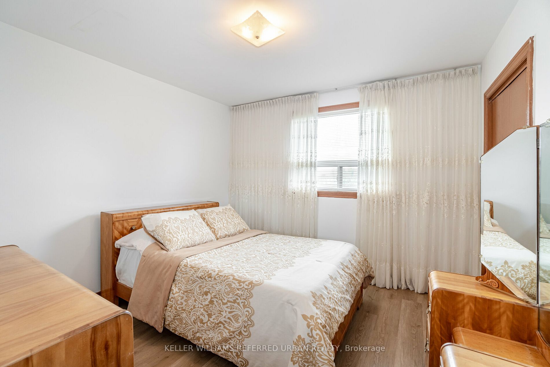 68 Laura Rd