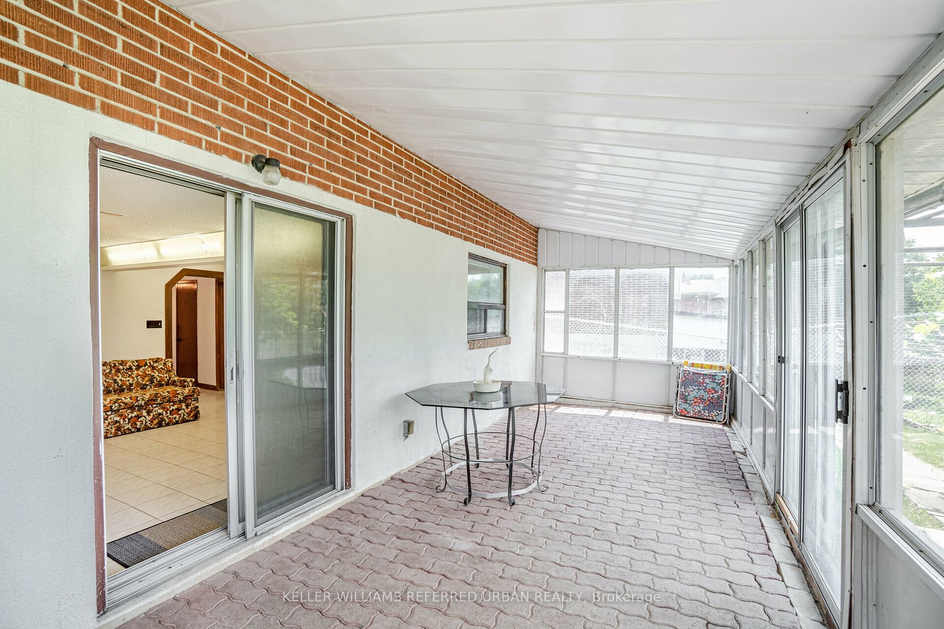 68 Laura Rd