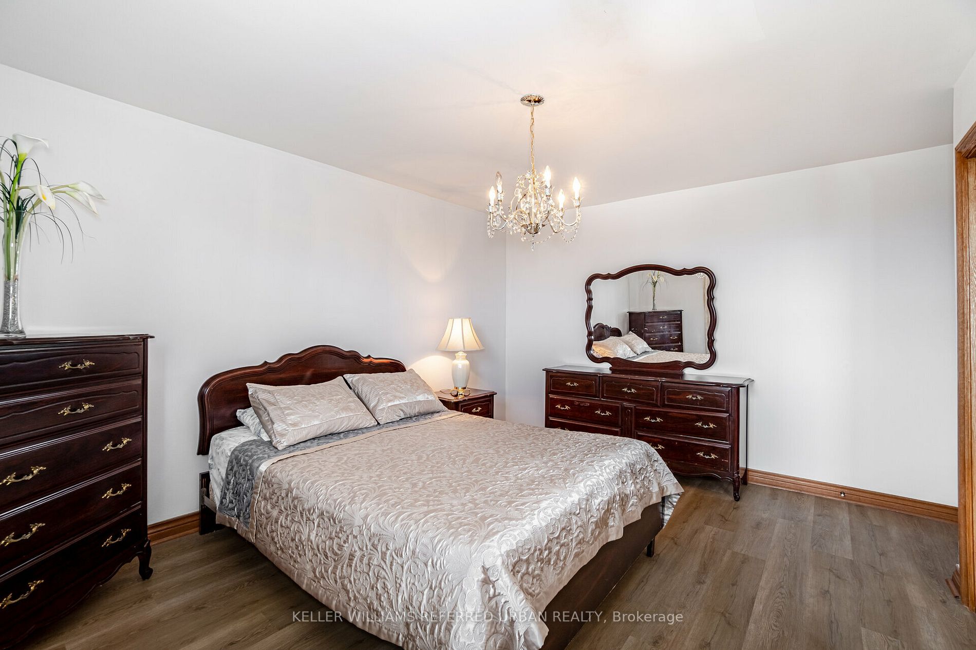 68 Laura Rd
