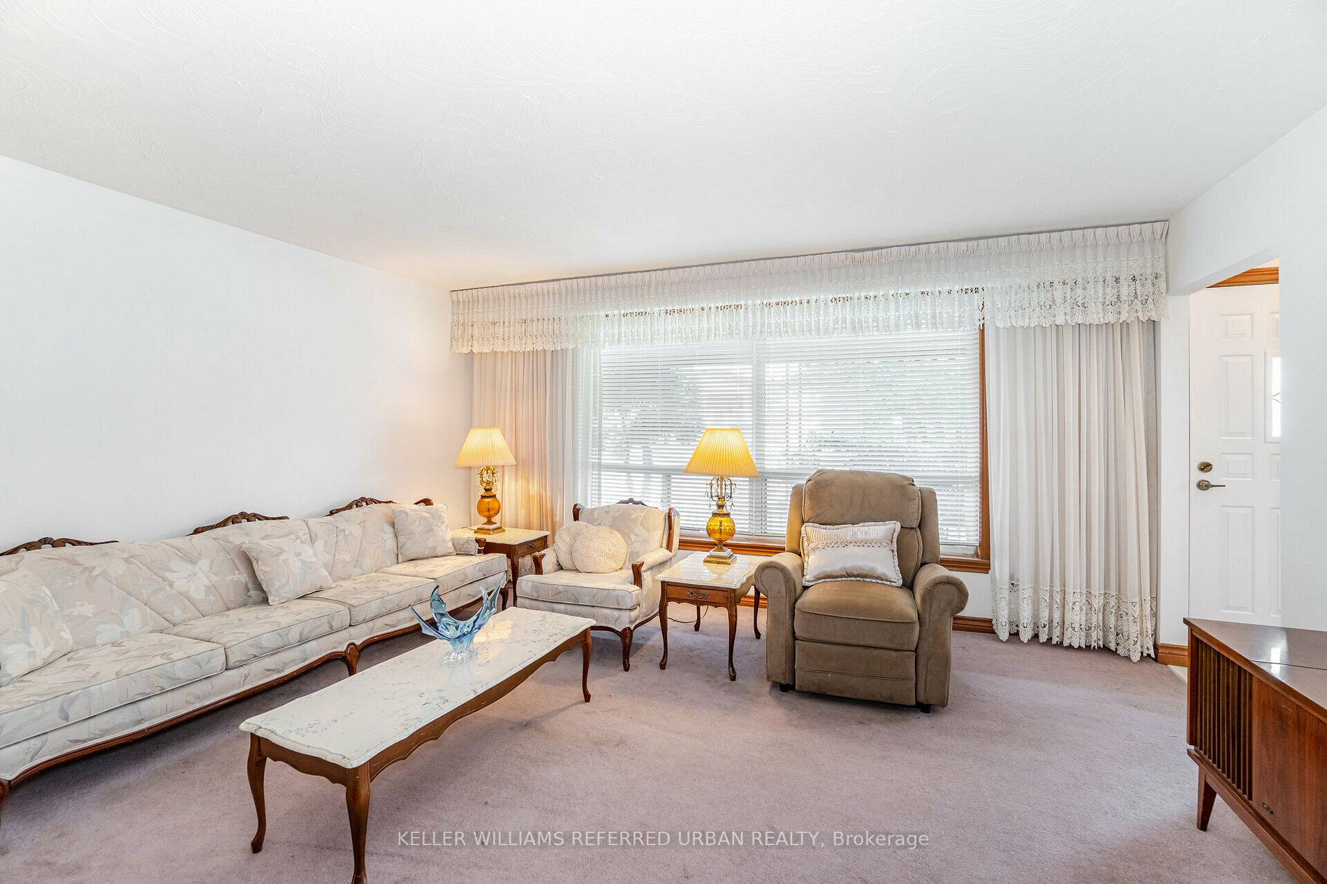 68 Laura Rd