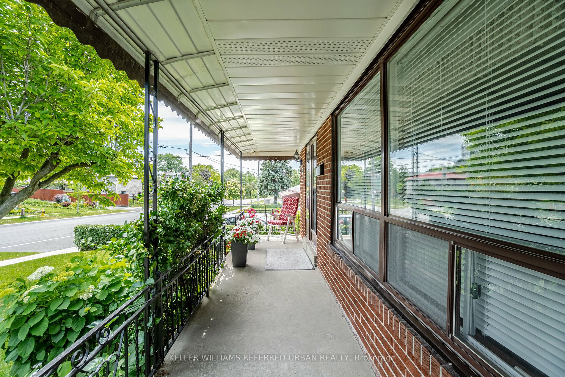 68 Laura Rd