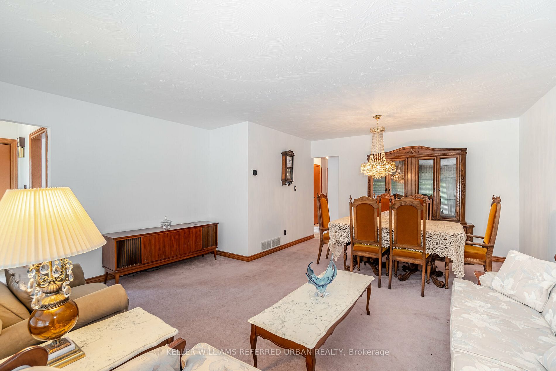 68 Laura Rd