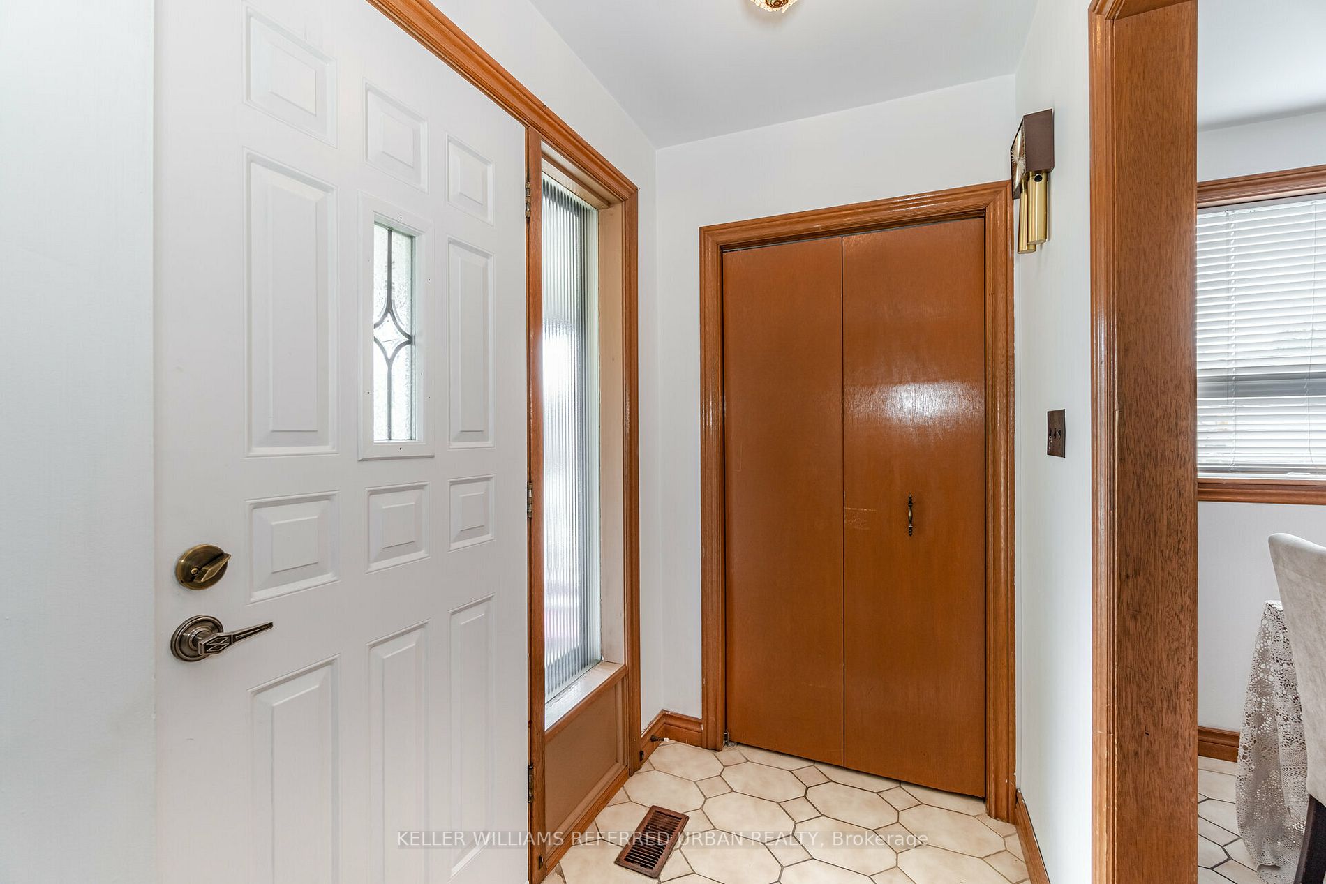 68 Laura Rd