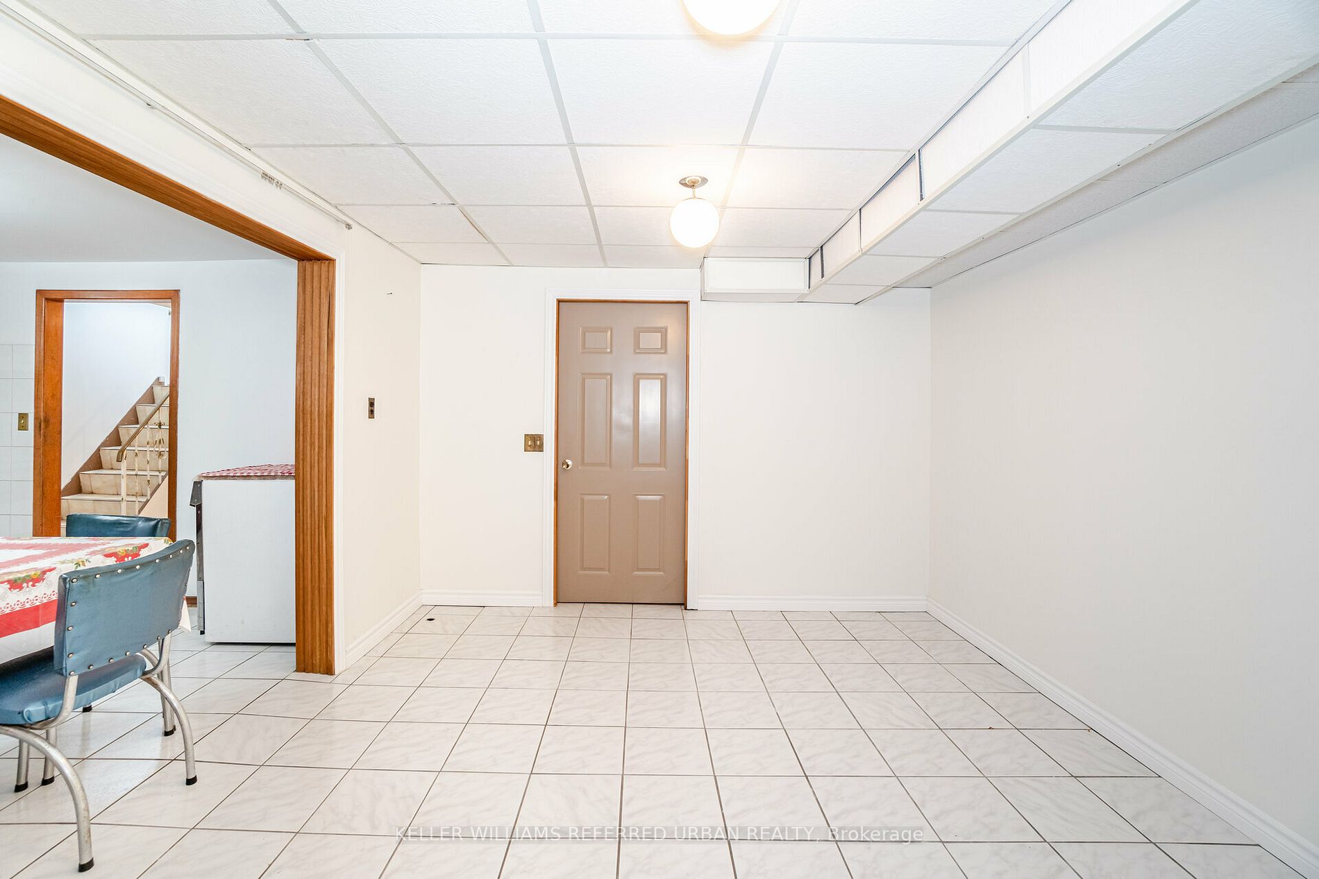 68 Laura Rd