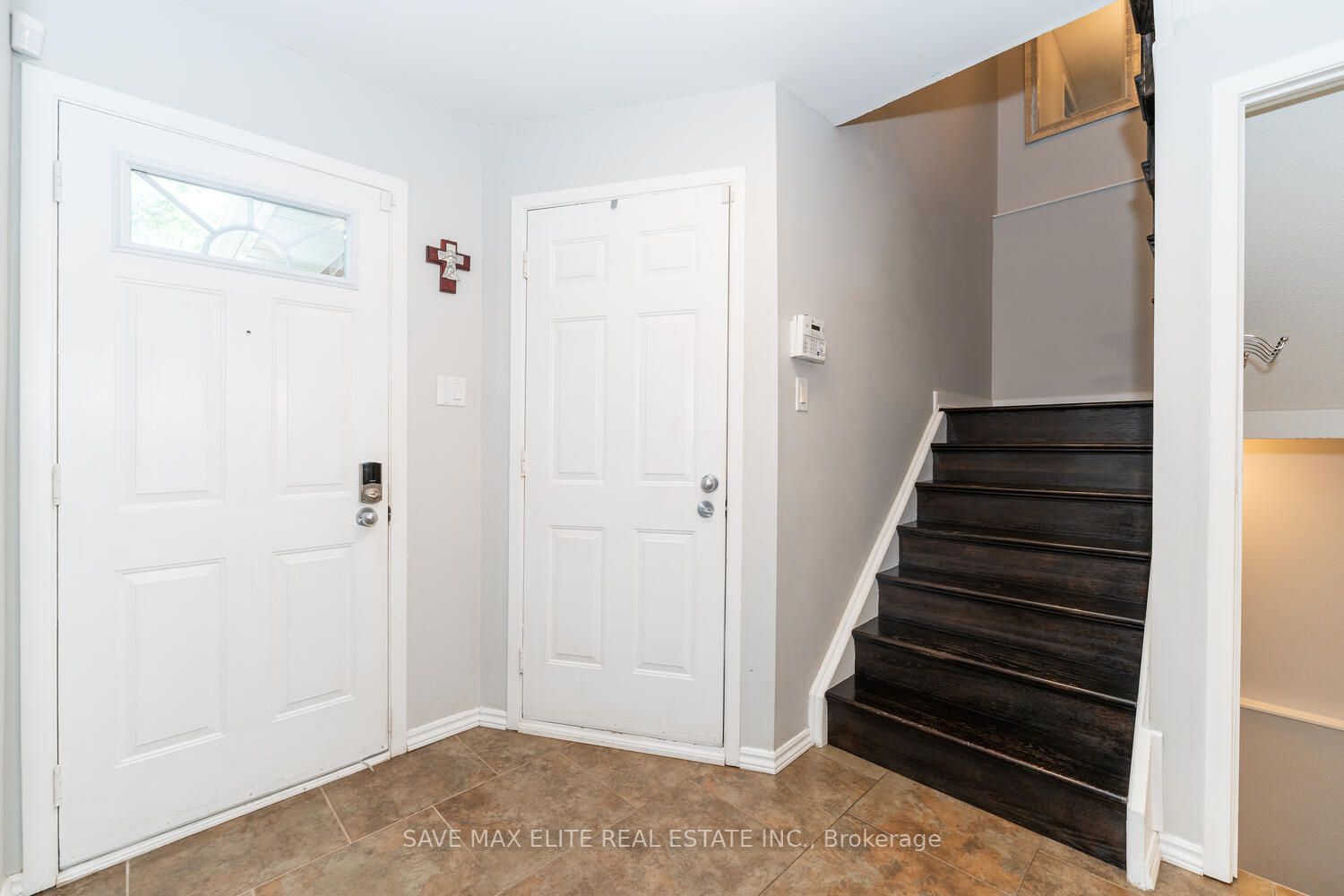 12 Elderbank Court