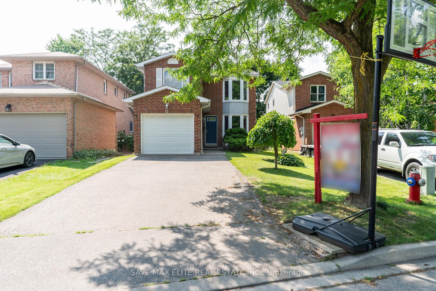 12 Elderbank Court