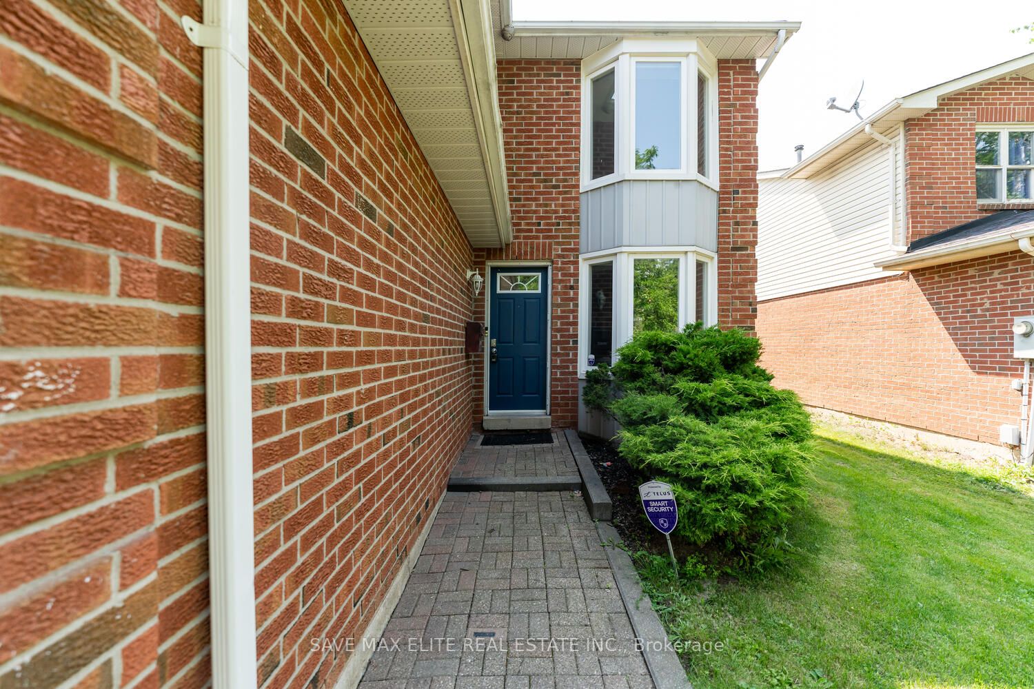 12 Elderbank Court