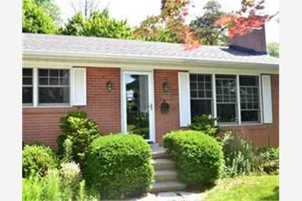 463 Avon Cres N, Oakville