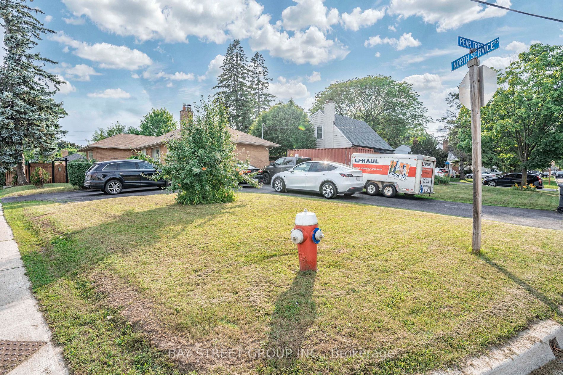 459 North Service Rd