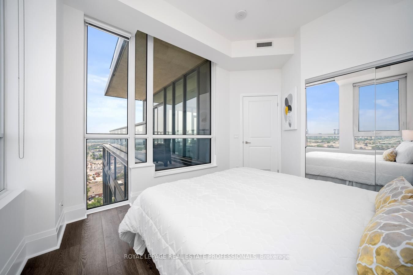 17 Zorra St, #2302