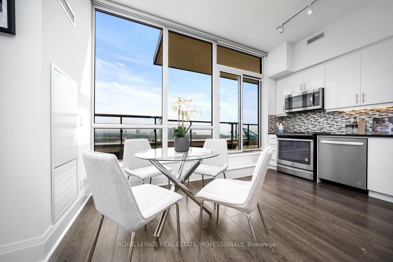 17 Zorra St, #2302