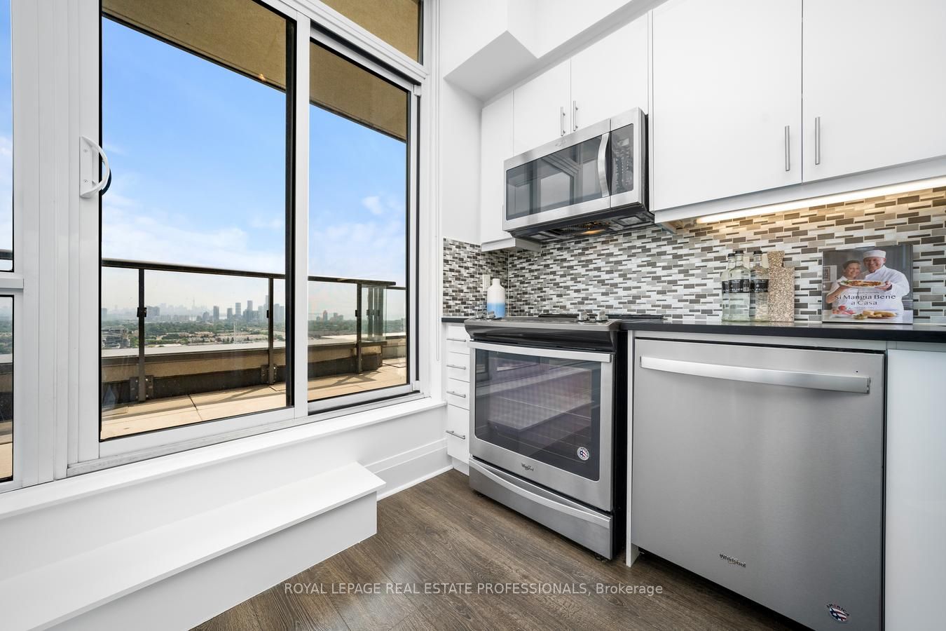 17 Zorra St, #2302
