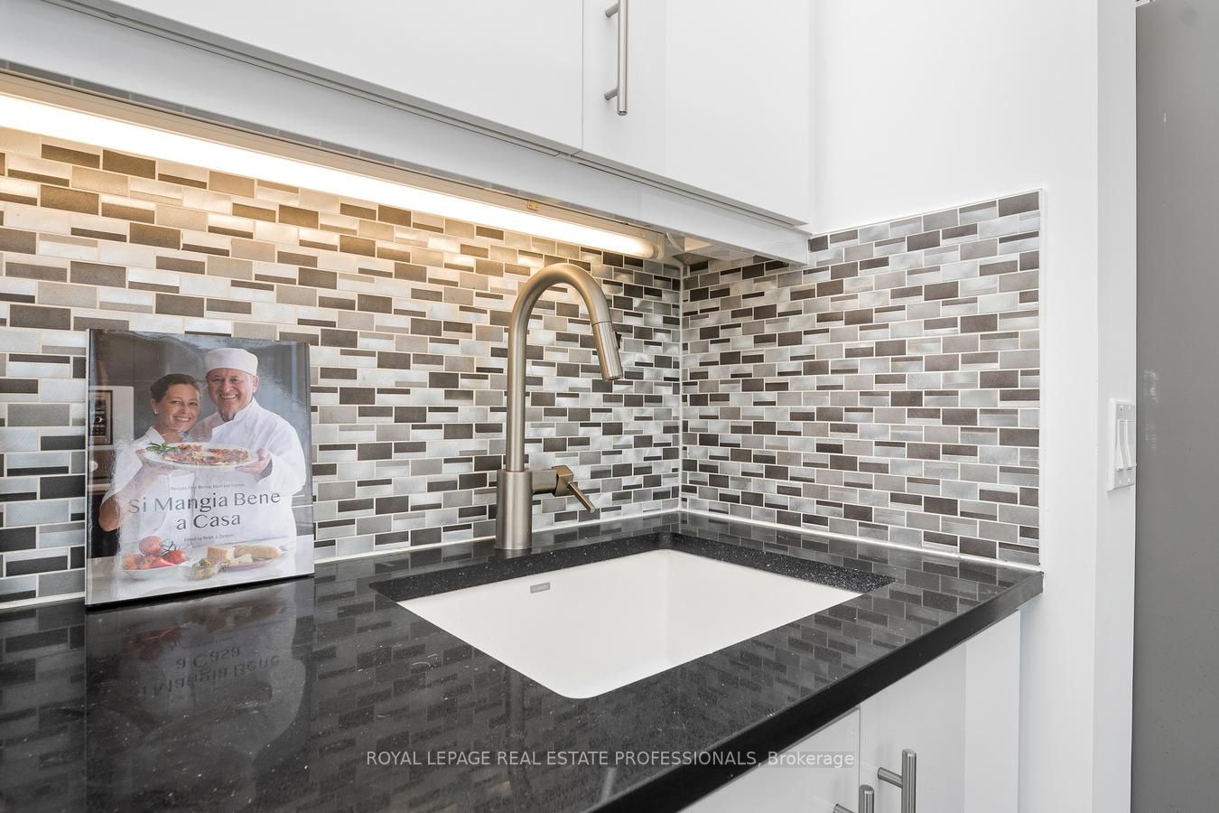 17 Zorra St, #2302