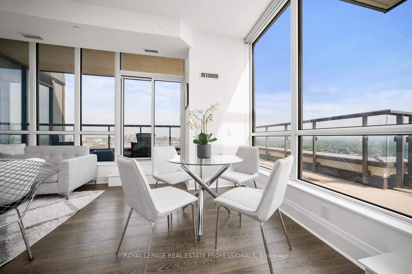 17 Zorra St, #2302