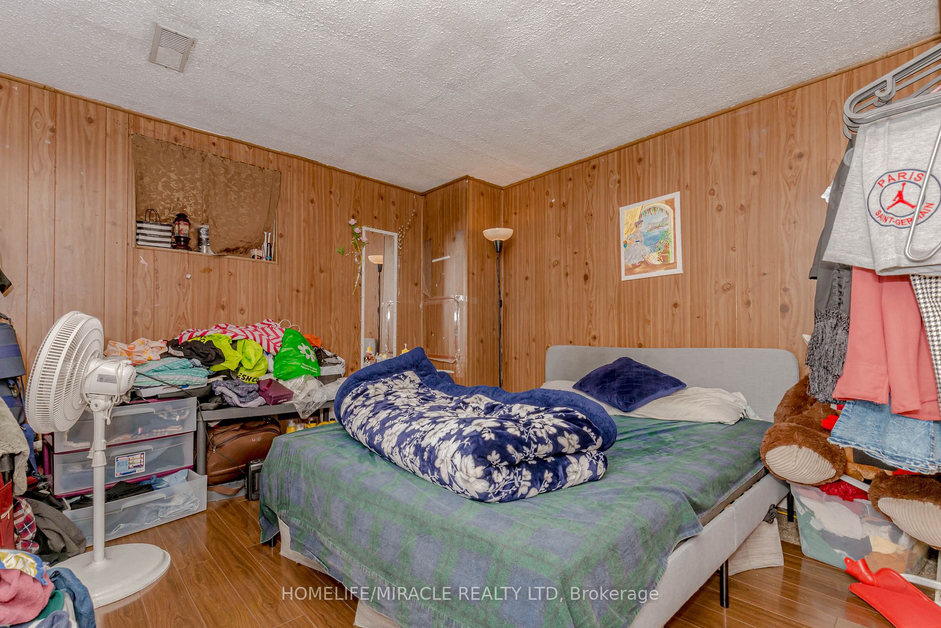 3410 Chipley Cres