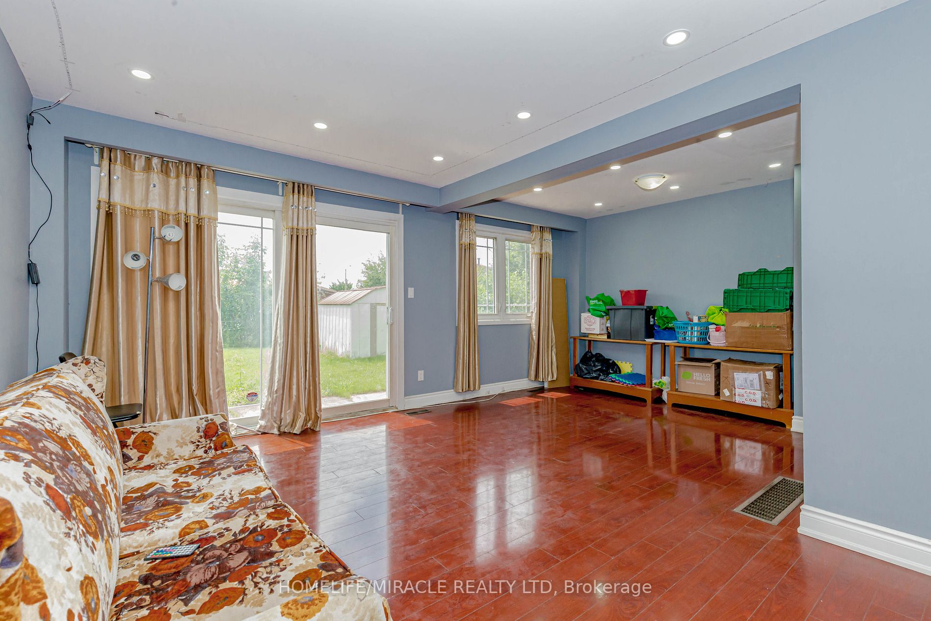 3410 Chipley Cres