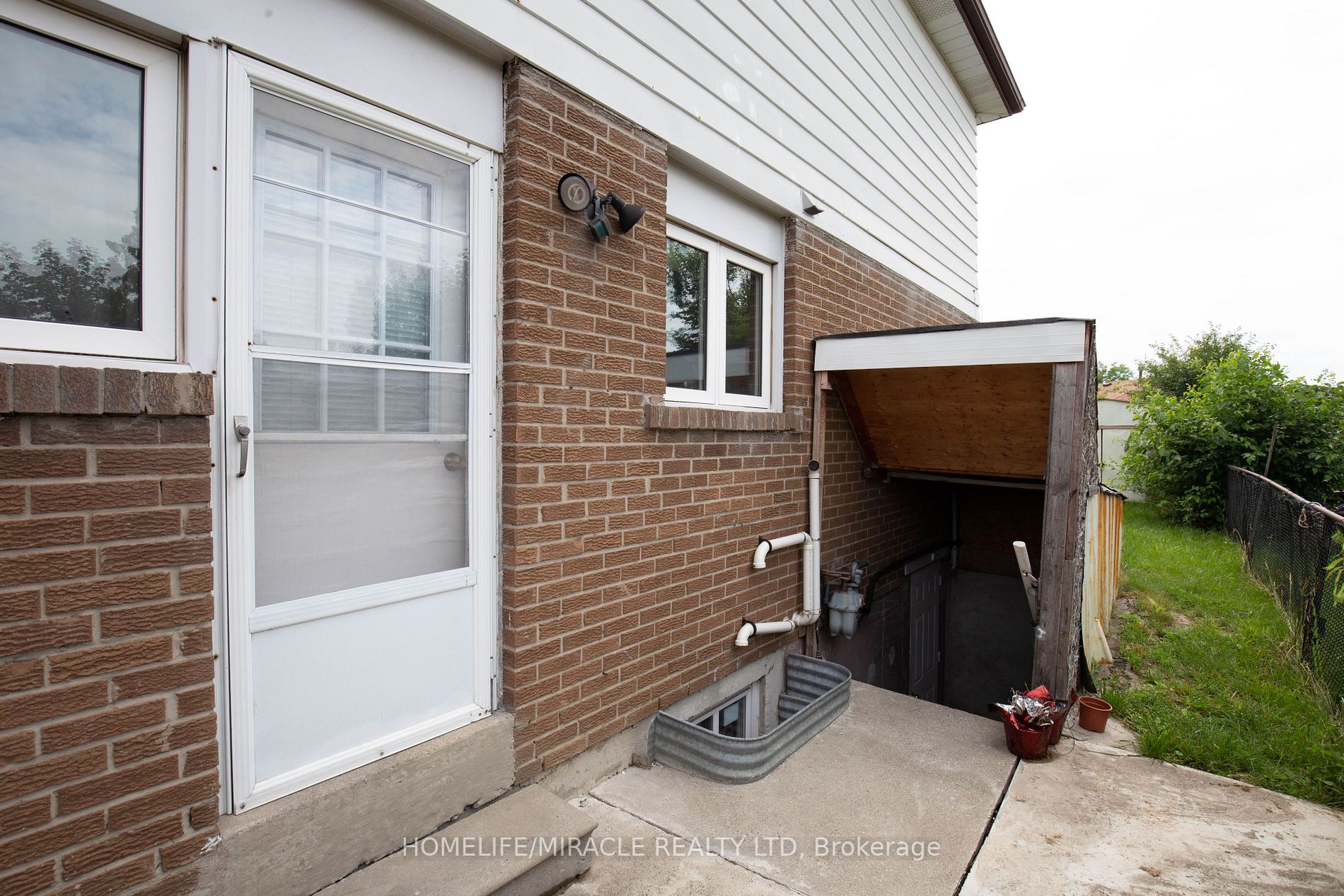 3410 Chipley Cres