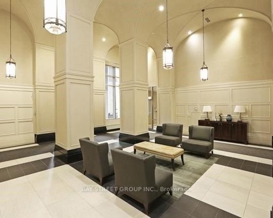 388 Prince Of Wales Drive #907