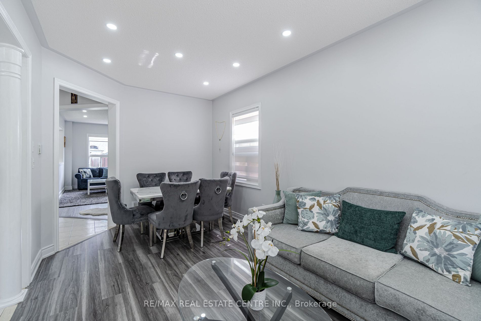 7 Dovehaven Cres