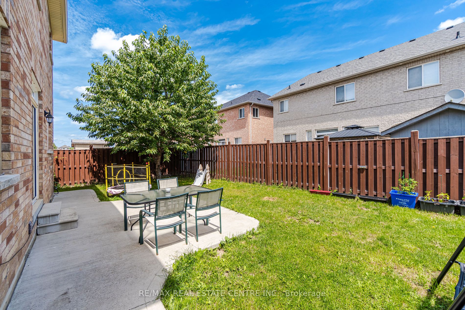 7 Dovehaven Cres