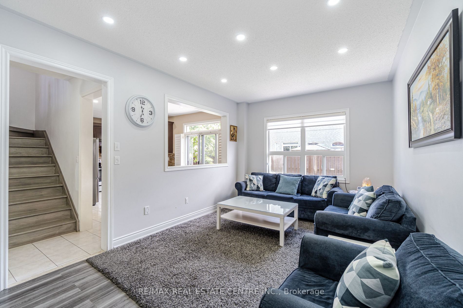 7 Dovehaven Cres
