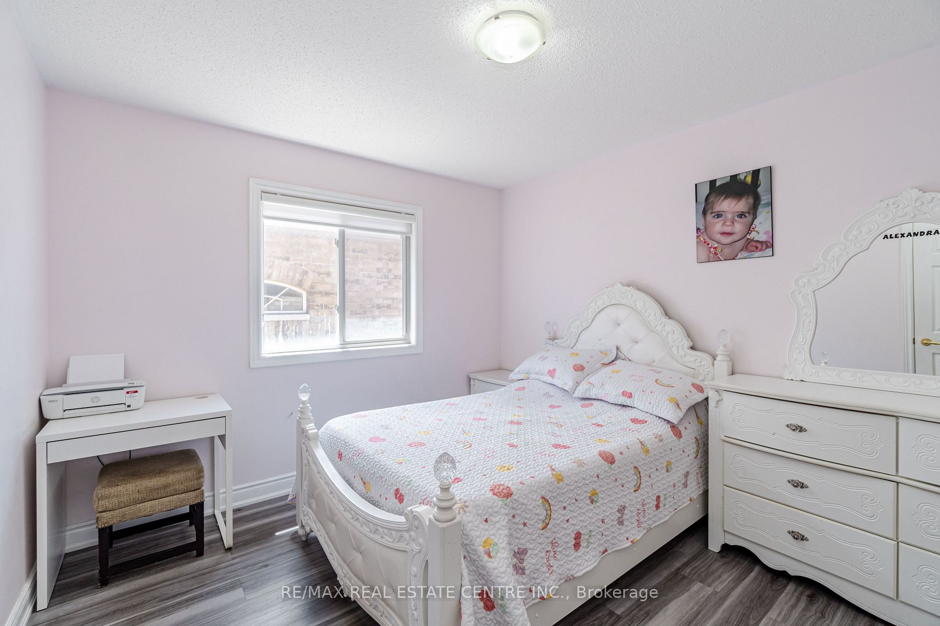 7 Dovehaven Cres