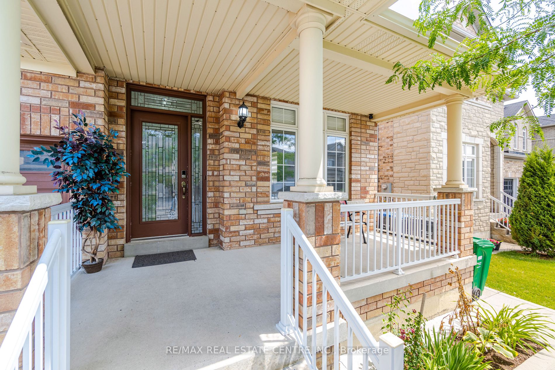 7 Dovehaven Cres