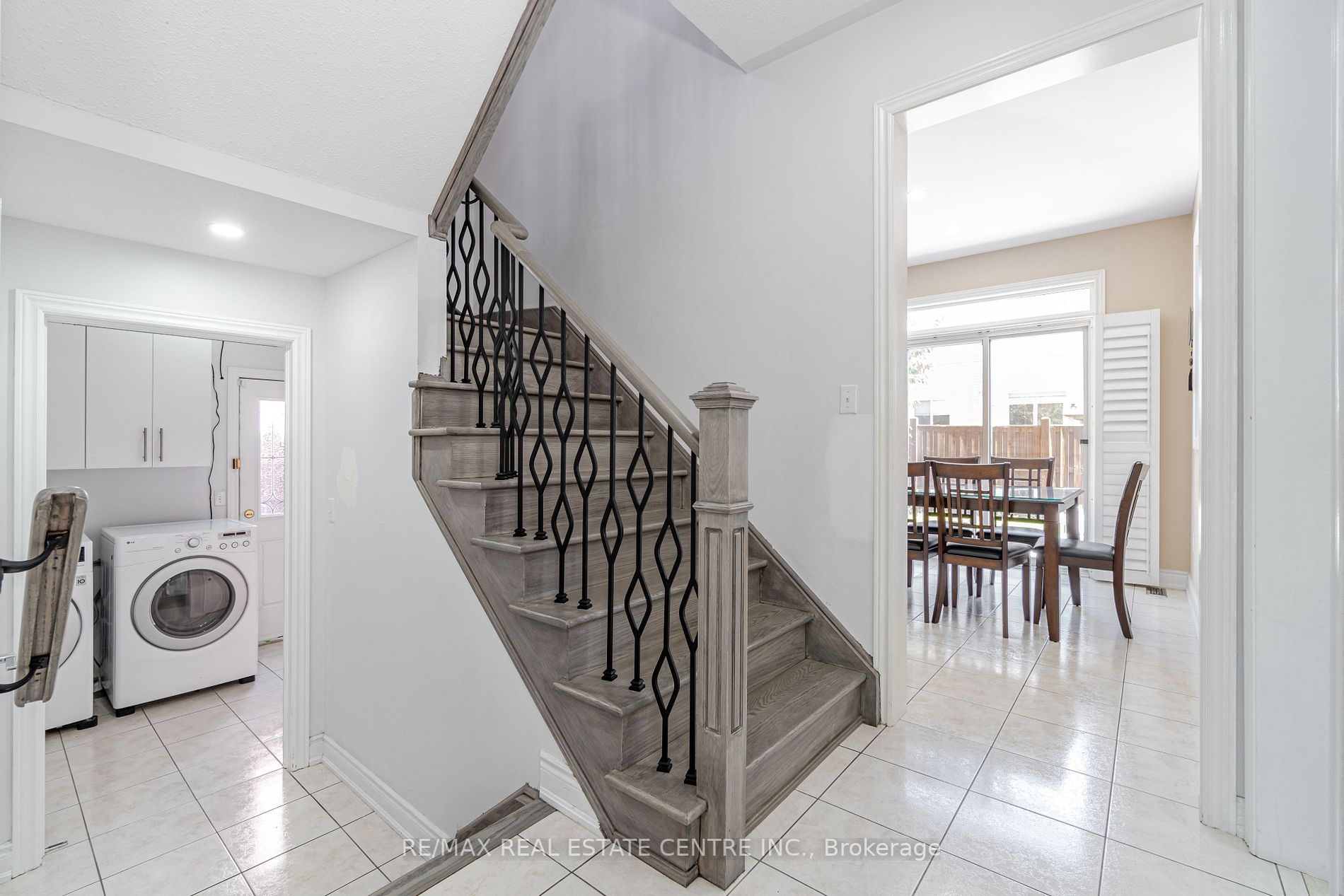 7 Dovehaven Cres
